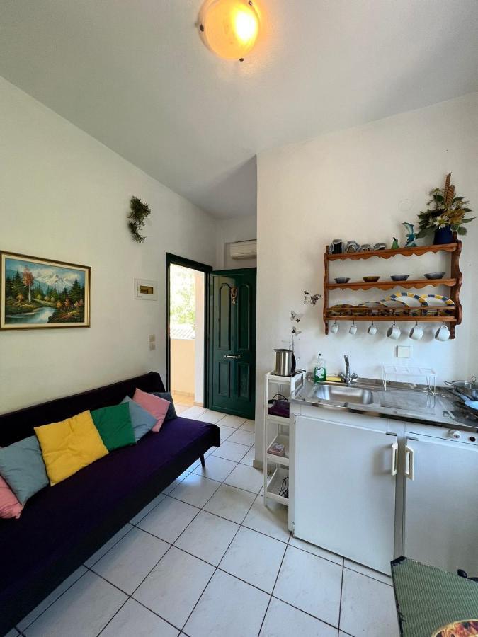 Lithino Apartments - 5Min From The Beach Agios Ioannis Peristerion Екстериор снимка